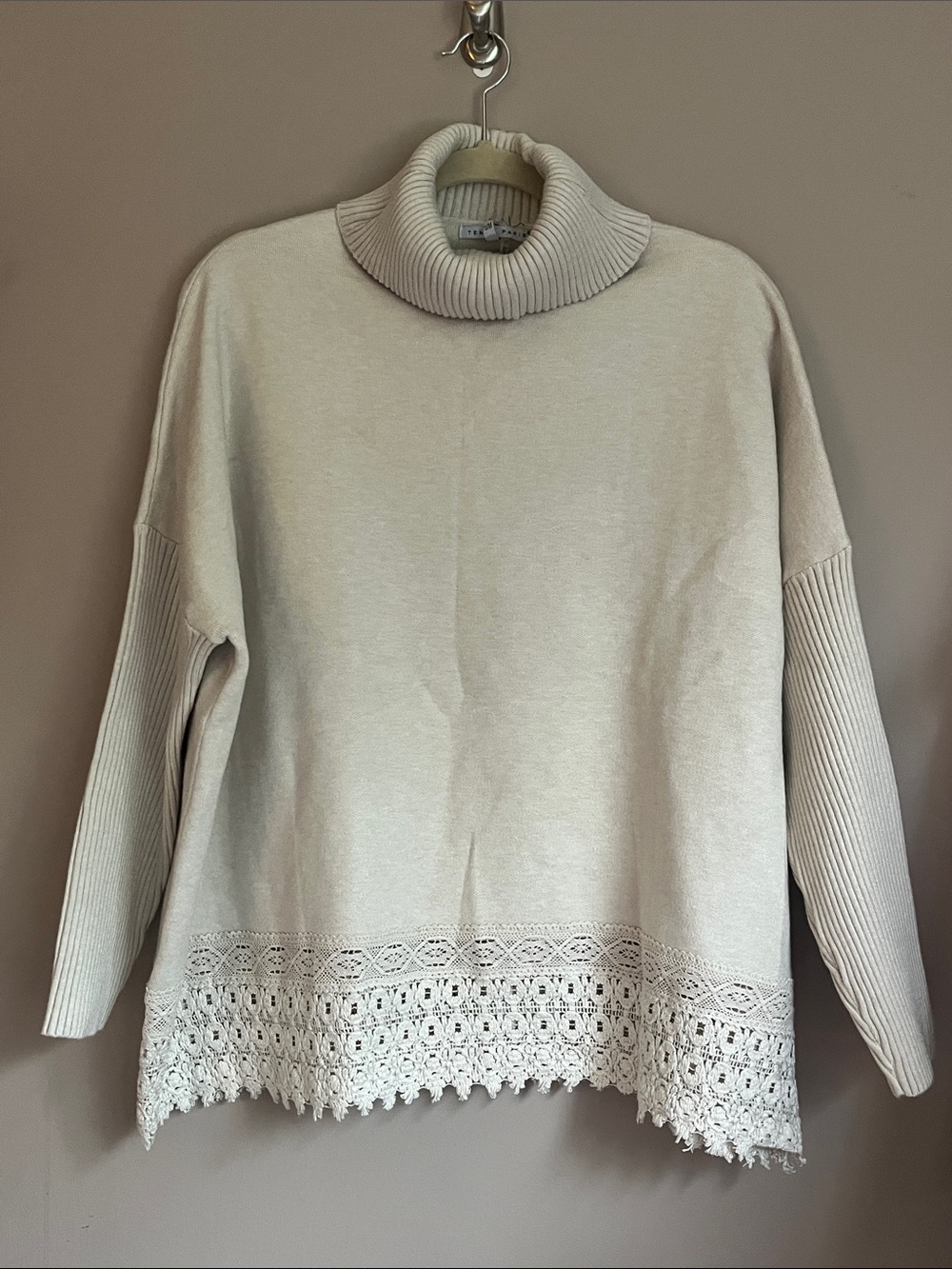 Tempo Paris Cream Mock Turtleneck Crochet Hem Sweater size small/medium